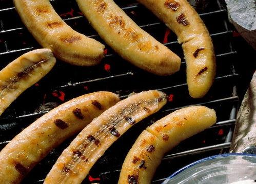 烧烤城吃瓜,烧烤城里的夏日吃瓜盛宴