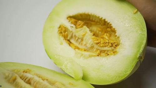 吃蜜瓜的女生,揭秘爱吃蜜瓜女生的独特魅力