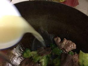 痛风可以吃牛肉炒凉瓜吗,牛肉炒凉瓜的适宜度解析